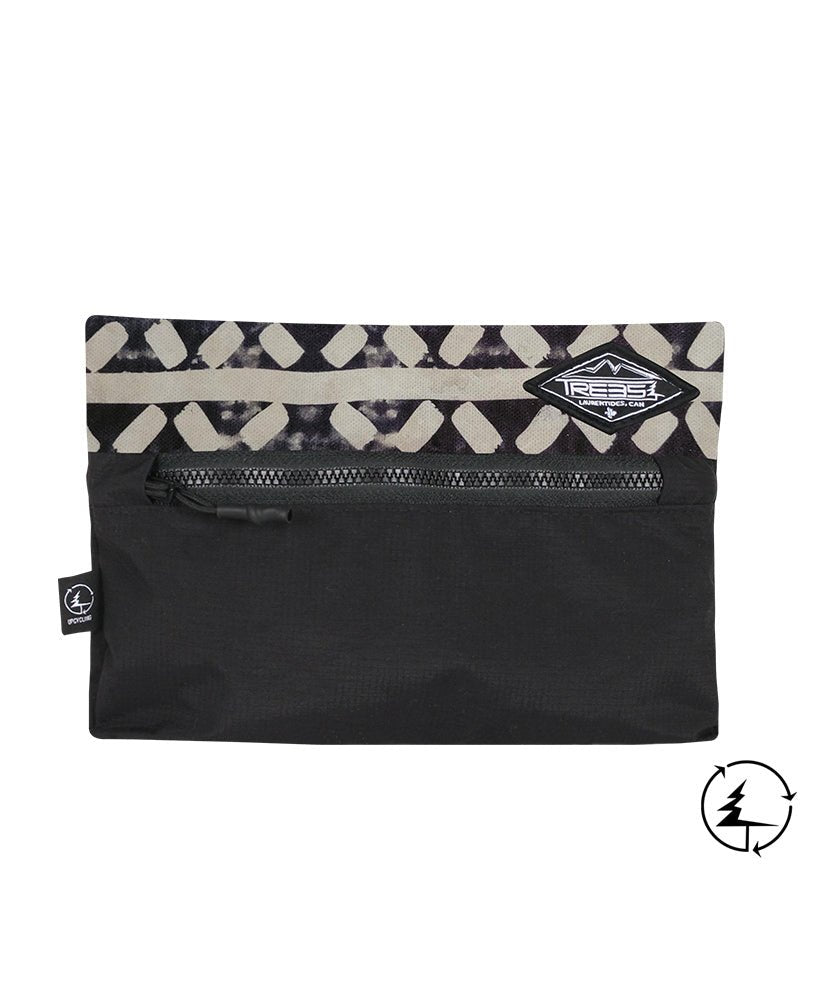 Pochette UPCYCLE | Noir/ Blanc in by TREES Mountain Apparel