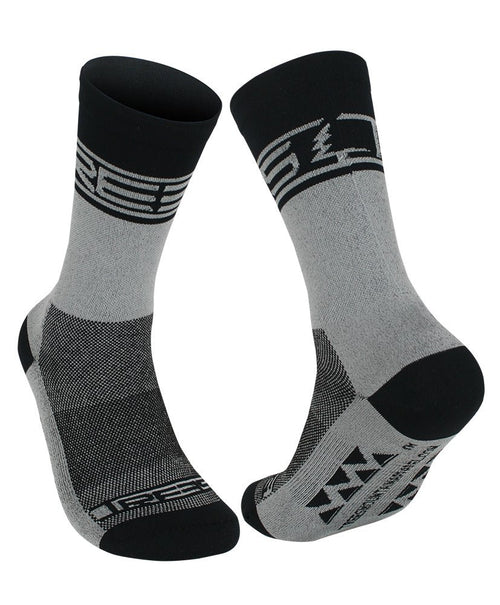 Chaussettes de Vélo SLICK | Light Grey in TMA-187.8MW by TREES Mountain Apparel